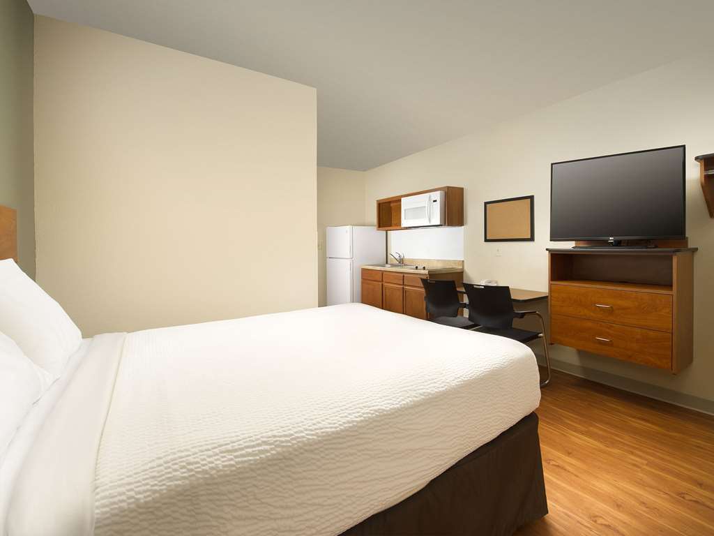 Woodspring Suites Houston La Porte Room photo